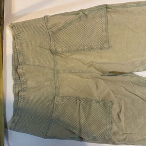 Size:L green sweats
